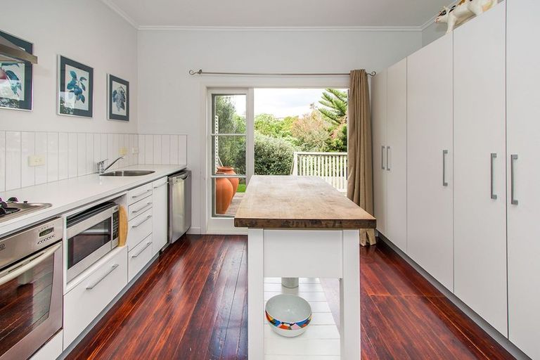 Photo of property in 8 Herringson Avenue, Grey Lynn, Auckland, 1021