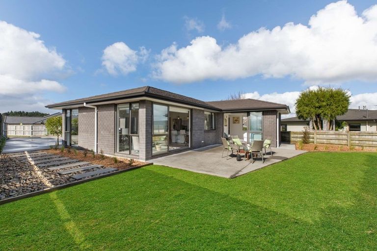Photo of property in 7 Brian Cowley Place, Tuakau, 2121
