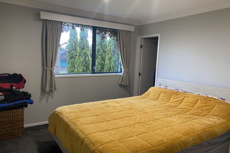 Photo of property in 10 Crannog Fen, Wattle Downs, Auckland, 2103