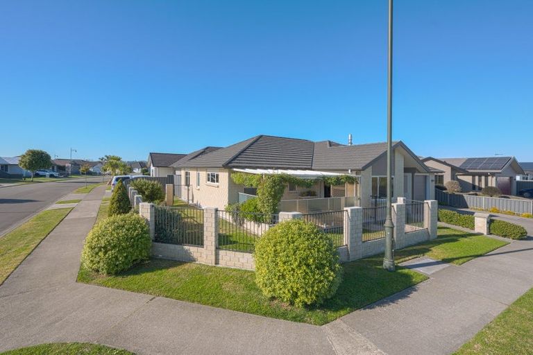 Photo of property in 66 Orotu Drive, Poraiti, Napier, 4112
