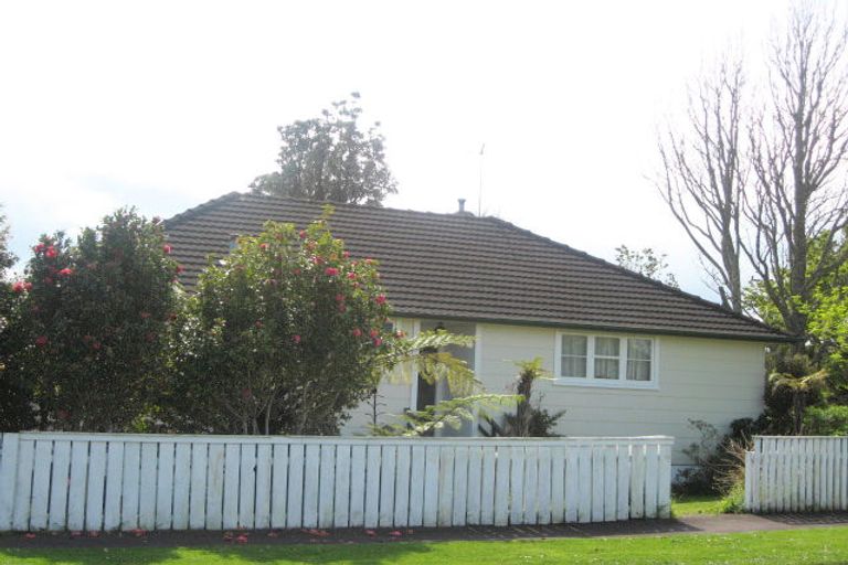 Photo of property in 43 Woodleigh Street, Frankleigh Park, New Plymouth, 4310