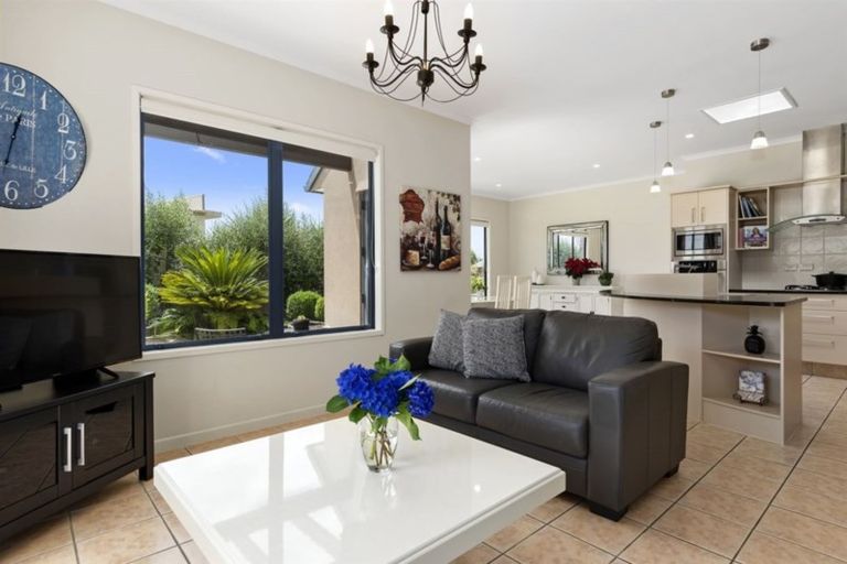 Photo of property in 10 La Cumbre Close, Bethlehem, Tauranga, 3110