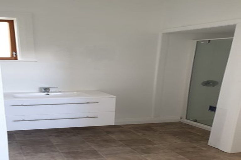 Photo of property in 76 Tinakori Road, Thorndon, Wellington, 6011