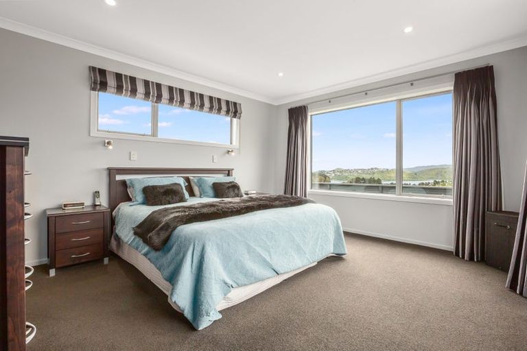 Photo of property in 10 Wangapeka Way, Aotea, Porirua, 5024