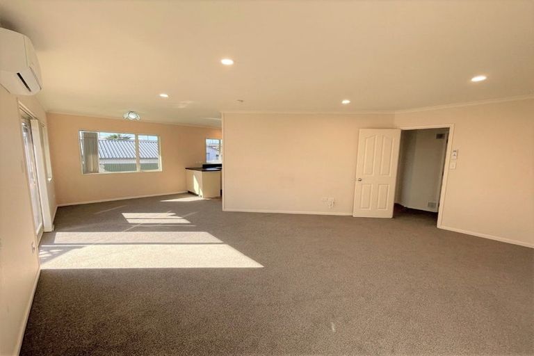 Photo of property in 332a Devon Street West, New Plymouth, 4310