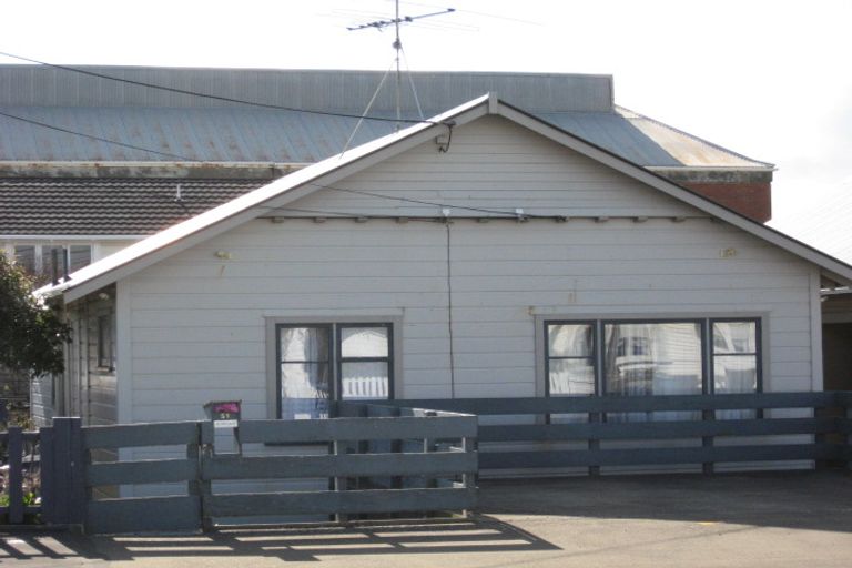 Photo of property in 51 Endeavour Street, Lyall Bay, Wellington, 6022