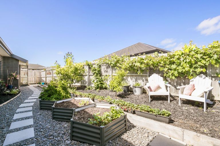 Photo of property in 2 Mirabell Place, Patumahoe, Pukekohe, 2679