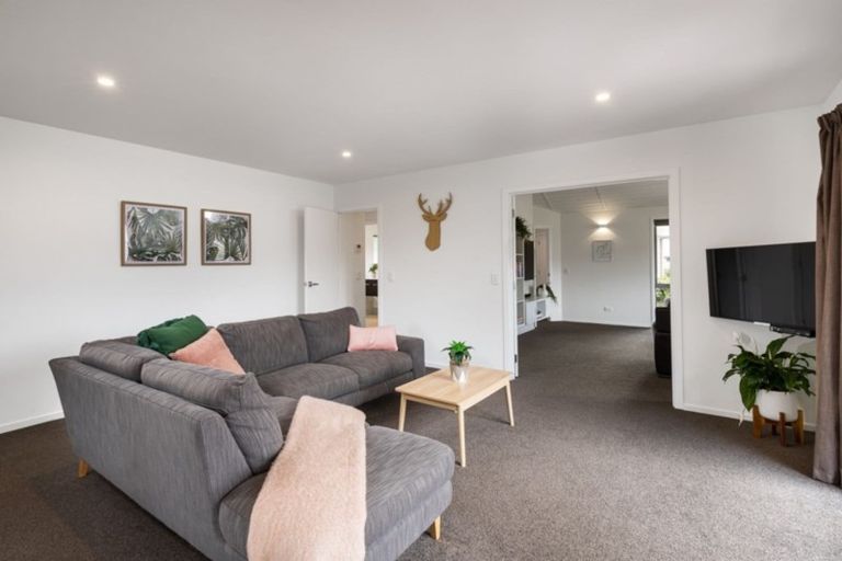 Photo of property in 14 Cone Peak Close, Lake Hayes, Queenstown, 9304