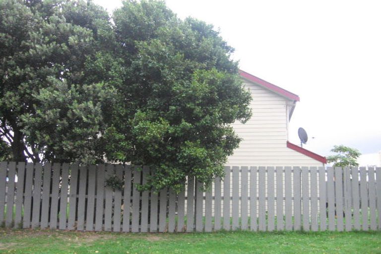Photo of property in 2/12 York Street, Moera, Lower Hutt, 5010