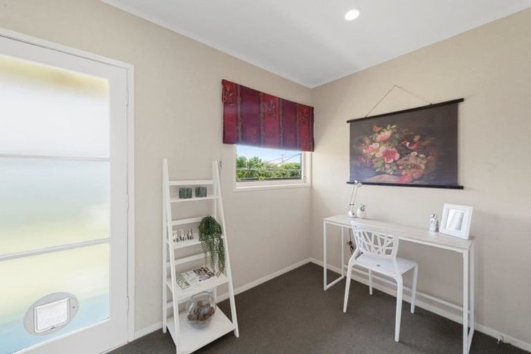 Photo of property in 1 Edwin Street, St Andrews, Hamilton, 3200