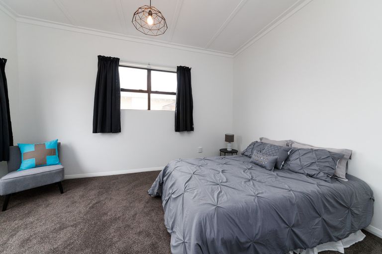 Photo of property in 43 Wood Street, Takaro, Palmerston North, 4410