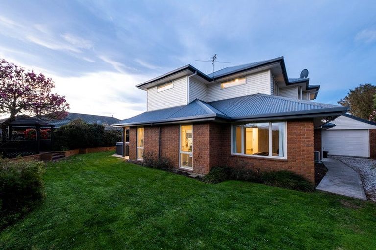 Photo of property in 1 Oaktree Lane, Bishopdale, Christchurch, 8053