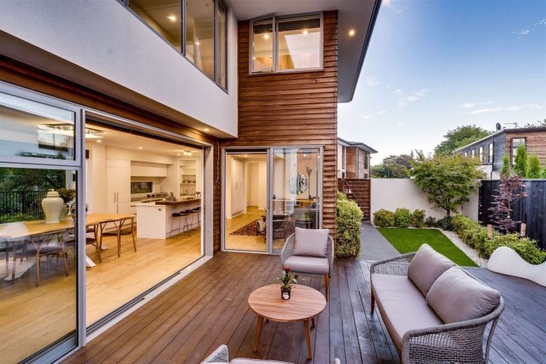 Photo of property in 62a Straven Road, Fendalton, Christchurch, 8014