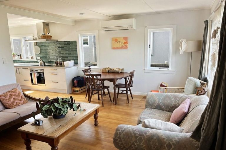 Photo of property in 158b Lake Road, Northcote, Auckland, 0627