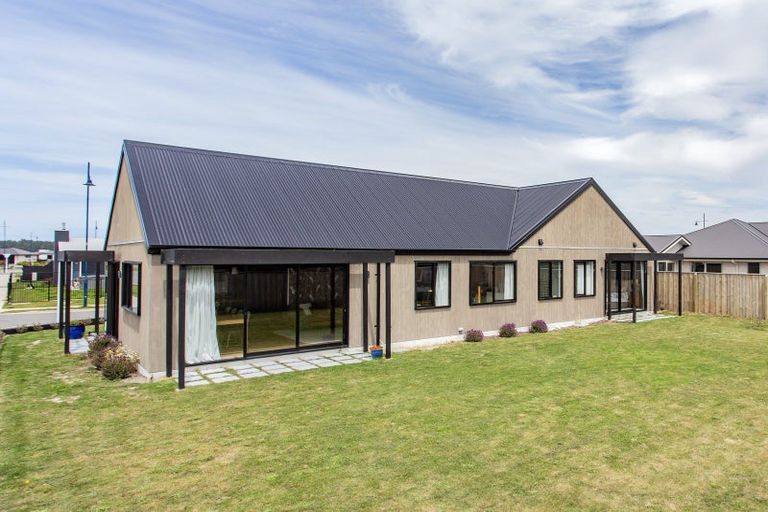 Photo of property in 11 Katipo Way, Pegasus, 7612