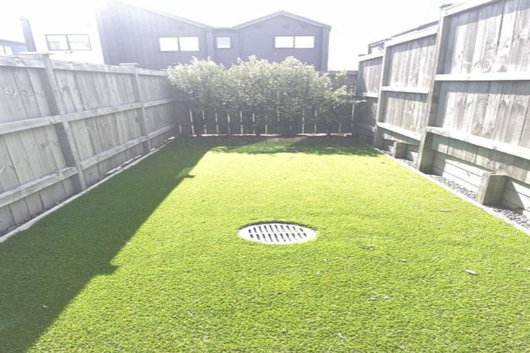 Photo of property in 8 Rauriki Lane, Rosehill, Papakura, 2113