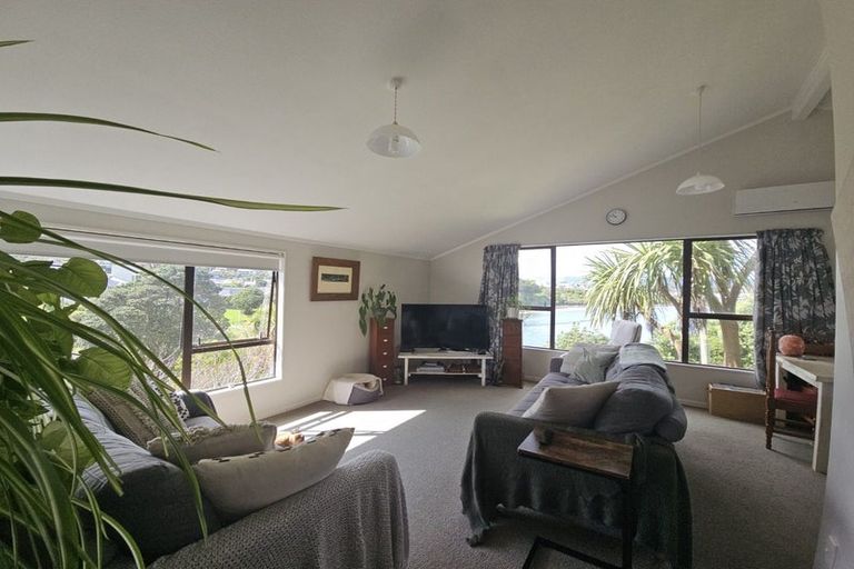 Photo of property in 5 Vella Street, Titahi Bay, Porirua, 5022