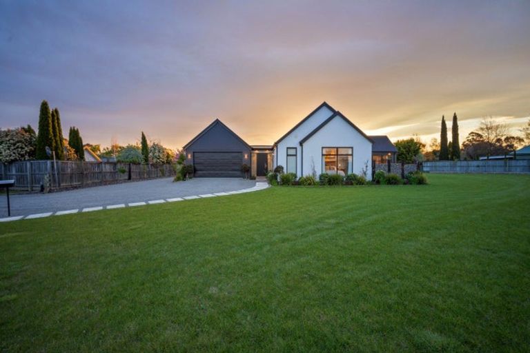 Photo of property in 3 Willowside Place, Amberley, 7410