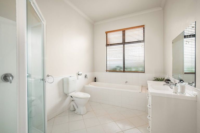 Photo of property in 155 Guildford Drive, Paraparaumu Beach, Paraparaumu, 5032