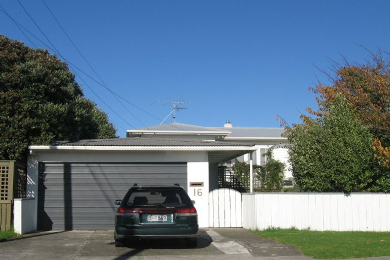 Photo of property in 16 Francis Road, Paraparaumu Beach, Paraparaumu, 5032