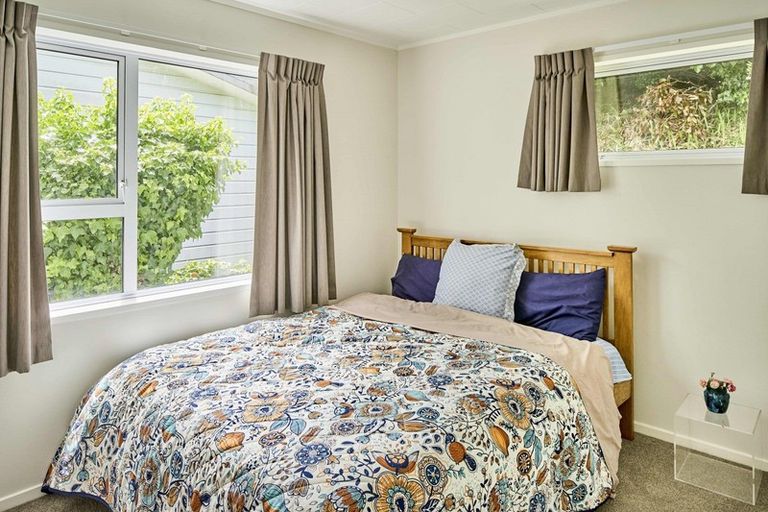 Photo of property in 5 Ayton Drive, Whitby, Porirua, 5024