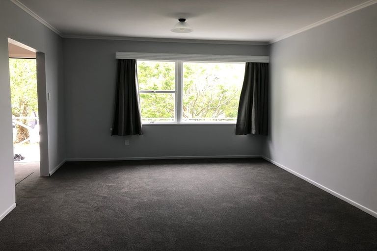 Photo of property in 2/9 College Road, Northcote, Auckland, 0627