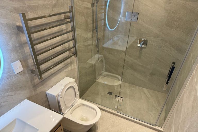 Photo of property in 29 Windy Ridge Road, Glenfield, Auckland, 0629