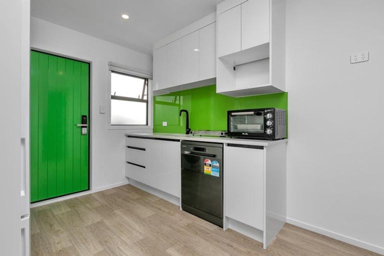 Photo of property in 7/19 Milton Road, Orewa, 0931