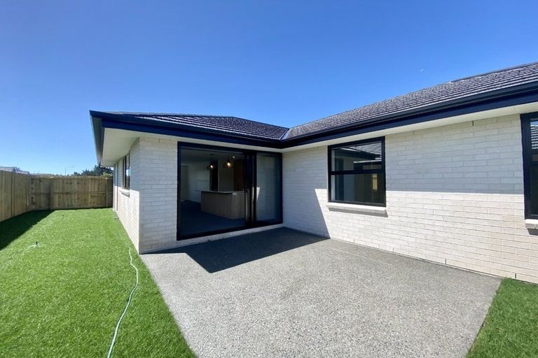 Photo of property in 22 Dallimore Drive, Belfast, Christchurch, 8051