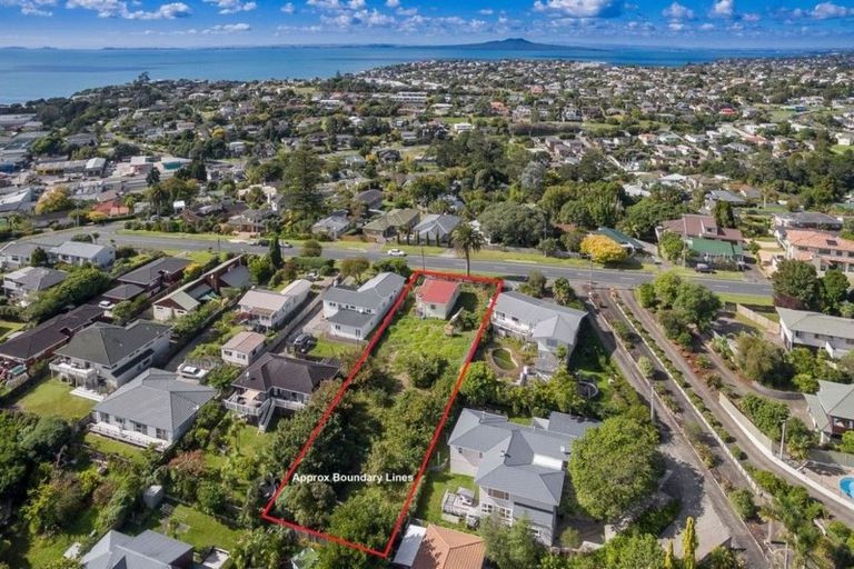 Photo of property in 9 Arran Road, Browns Bay, Auckland, 0630
