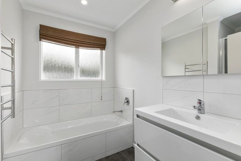 Photo of property in 16 Otira Grove, Kelson, Lower Hutt, 5010