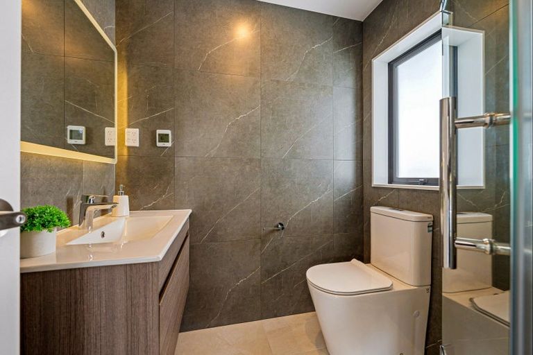 Photo of property in 10a Egret Court, Unsworth Heights, 0632