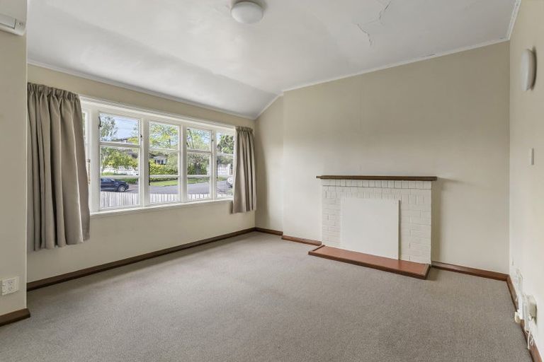 Photo of property in 50 Walmer Road, Point Chevalier, Auckland, 1022