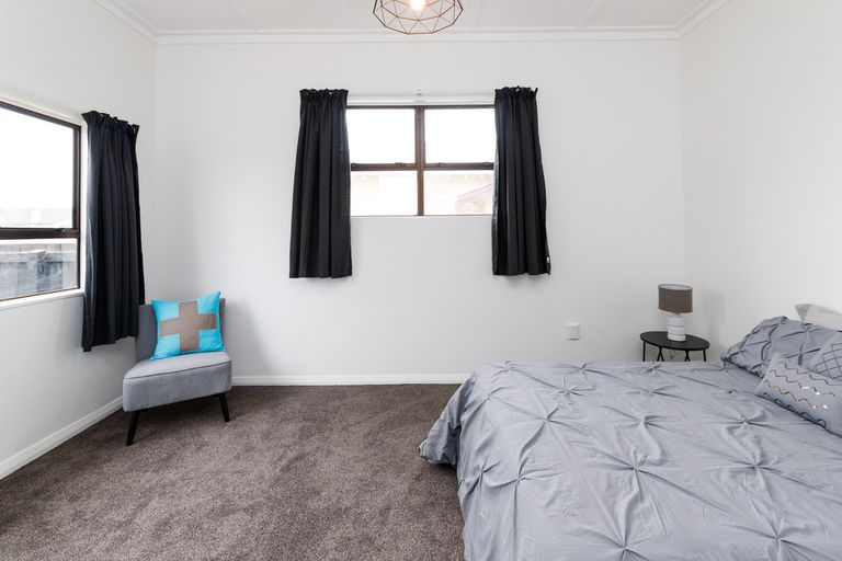 Photo of property in 43 Wood Street, Takaro, Palmerston North, 4410