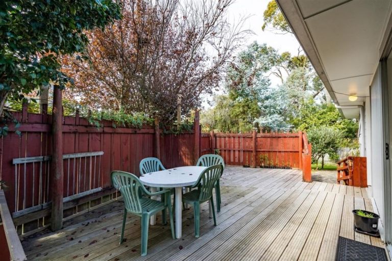 Photo of property in 22 Kapiti Place, Sunnynook, Auckland, 0620