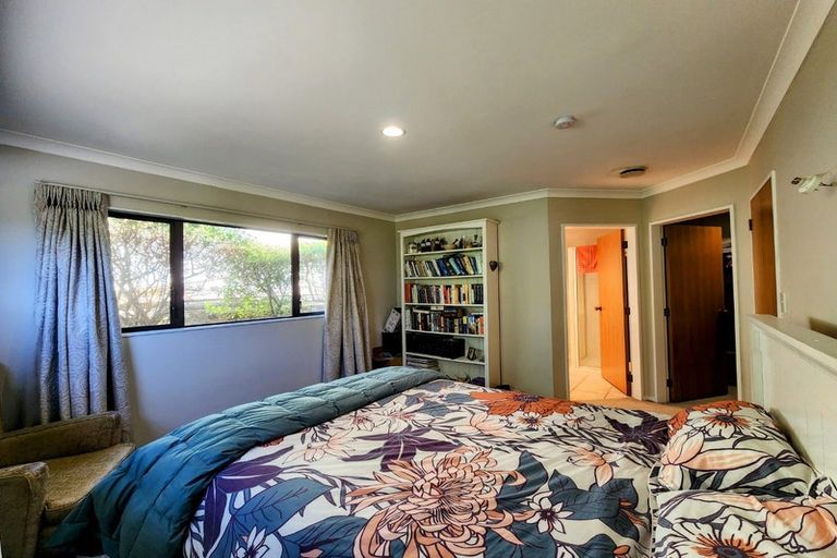 Photo of property in 3 Gybe Place, Whitby, Porirua, 5024