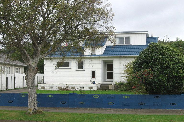 Photo of property in 69 Molesworth Street, Taita, Lower Hutt, 5011