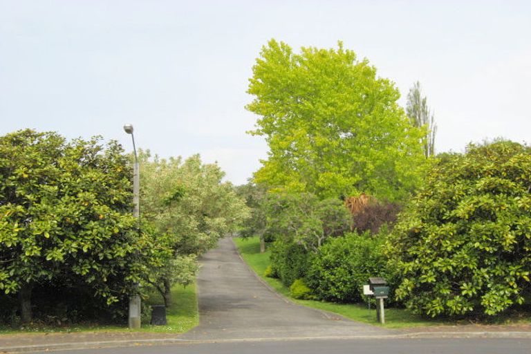 Photo of property in 43 Rosella Grove, Waimauku, 0812