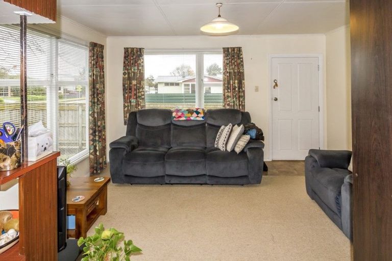 Photo of property in 2 Lockhart Avenue, Milson, Palmerston North, 4414
