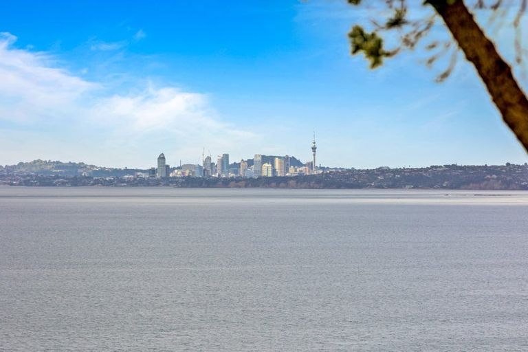 Photo of property in 43 Tiri Road, Manly, Whangaparaoa, 0930