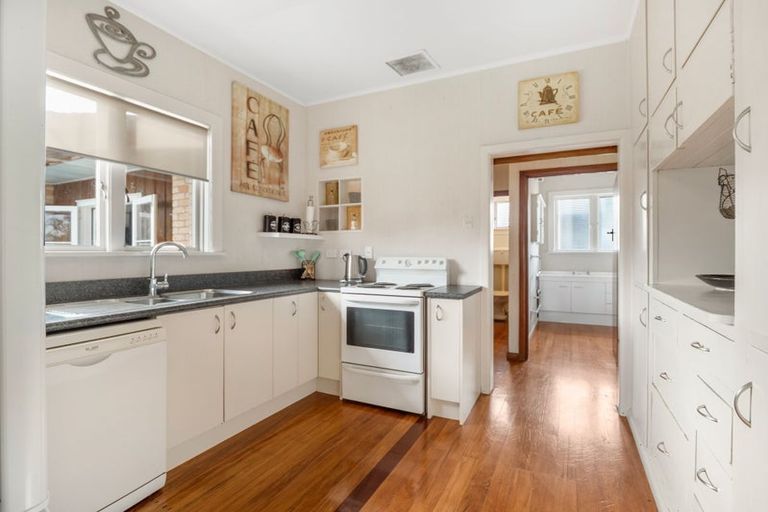 Photo of property in 114 Stanley Avenue, Te Aroha, 3320