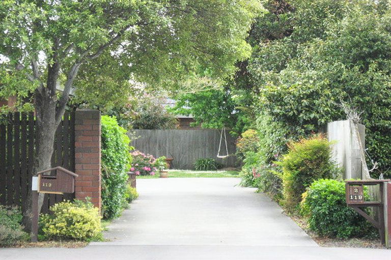 Photo of property in 1/119 Withells Road, Avonhead, Christchurch, 8042