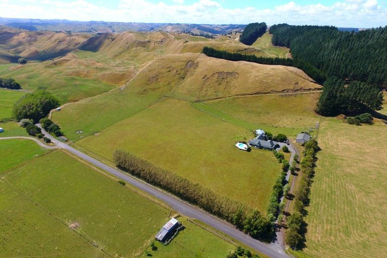 Photo of property in 814 Ruatangata Road, Whangaehu, Whanganui, 4581