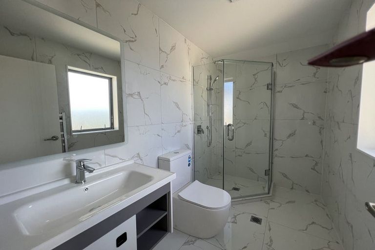 Photo of property in 3 Trinidad Road, Sunnynook, Auckland, 0620