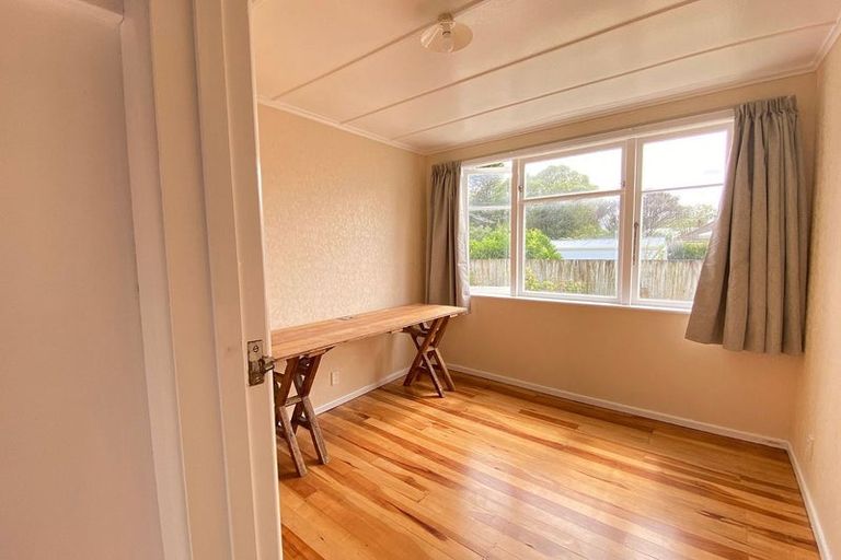 Photo of property in 15 Gladstone Street, Woodville, 4920