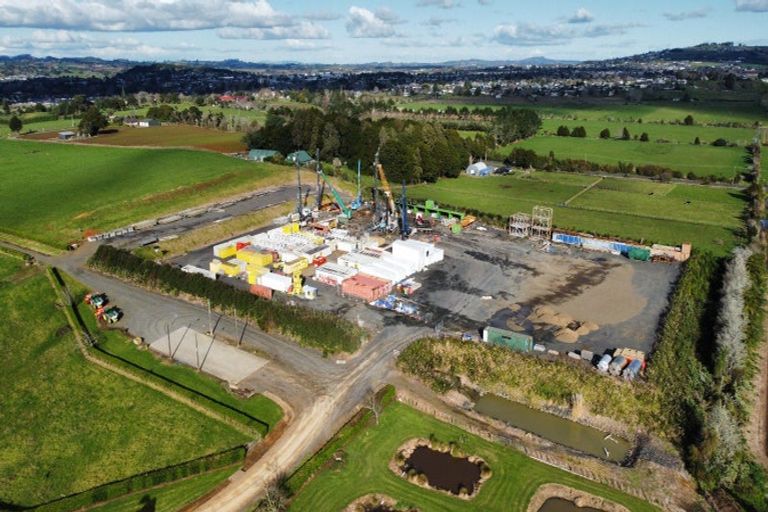 Photo of property in 196 Heights Road, Pukekohe, 2676