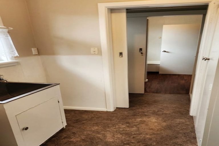 Photo of property in 5 Prestons Road, Redwood, Christchurch, 8051