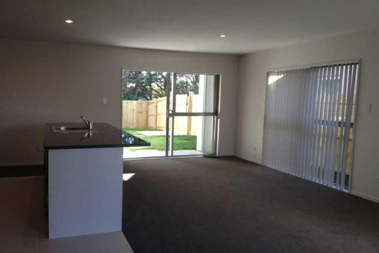 Photo of property in 106 Popokatea Drive, Takanini, 2112