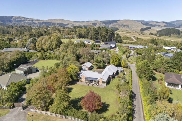 Photo of property in 98 Polson Hill Drive, Aokautere, Palmerston North, 4471