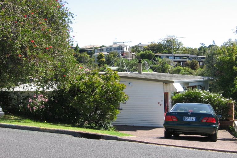 Photo of property in 88 Castor Bay Road, Castor Bay, Auckland, 0620